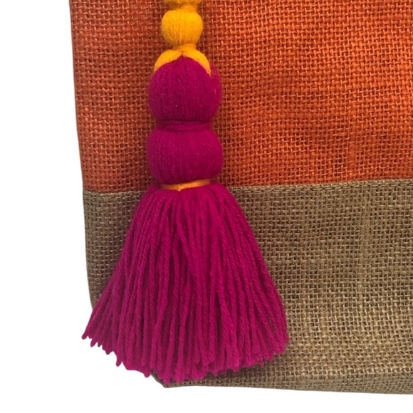 Shiraleah – Chicago Bright Cosmetic Bag with Large Accent Tassel - Picture 5 of 10